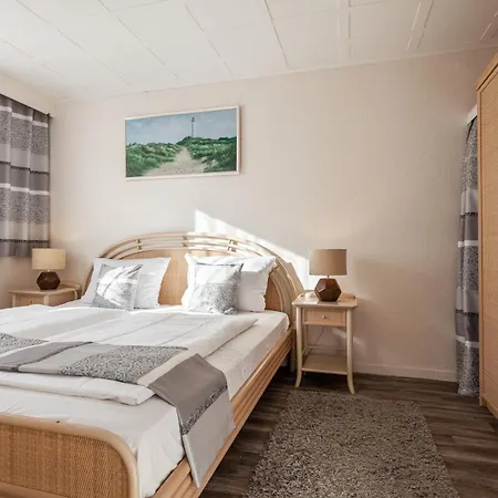 Rosenhof 3* Kuehlungsborn