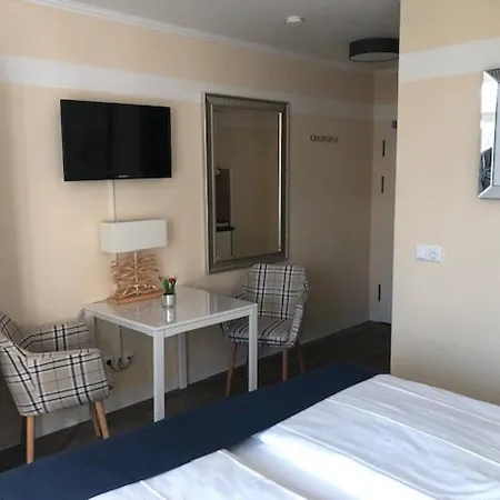 Hotel Rosenhof 3*