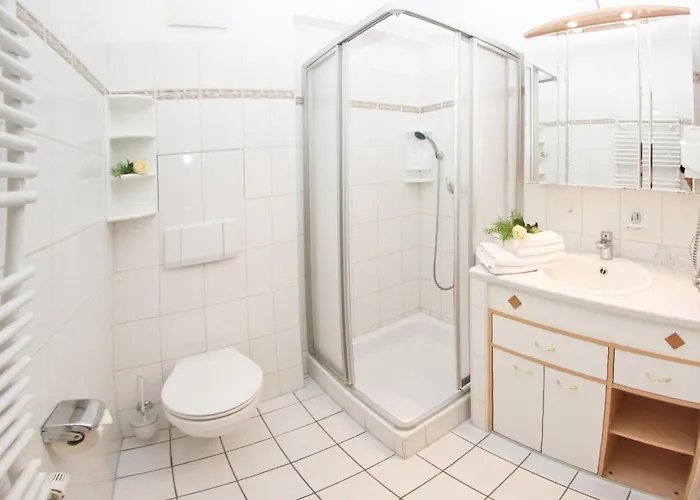 Rosenhof 3*