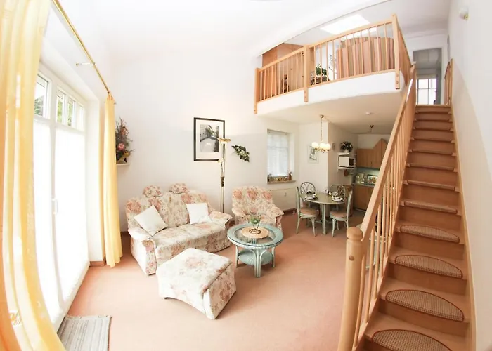 Rosenhof 3*